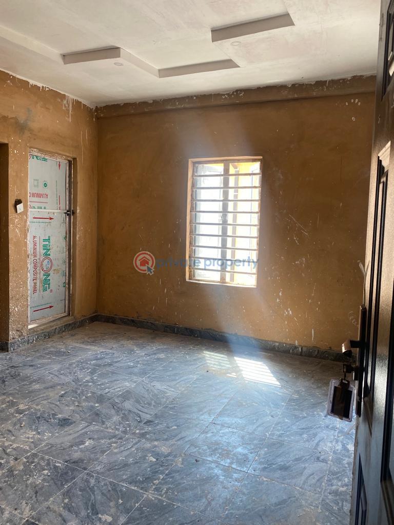 1 bedroom Mini Flat For Rent Ebute Meta Ebute Metta Yaba Lagos - 4
