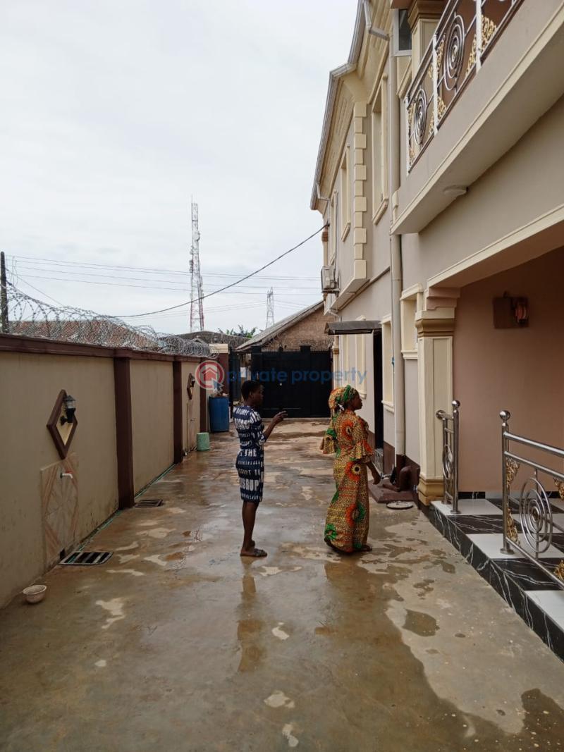 2 bedroom House For Rent Cele Aparadija Ayobo Ipaja Lagos - 2