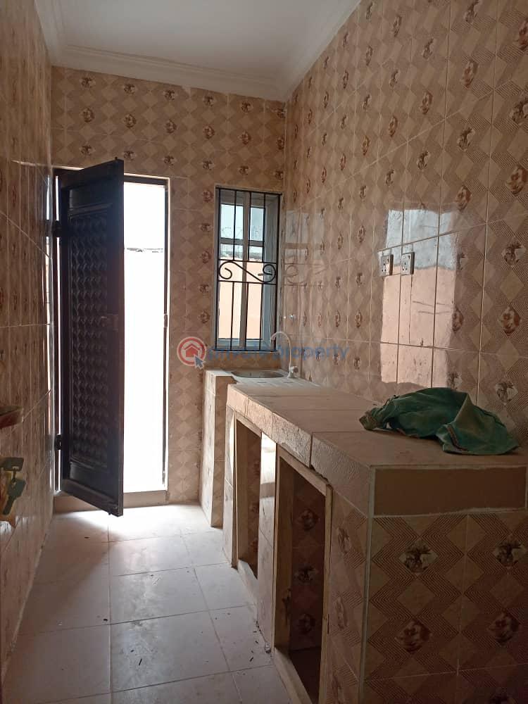 For rent 2 bedroom Flat & Apartment Emmanuel Street, Opposite Marple