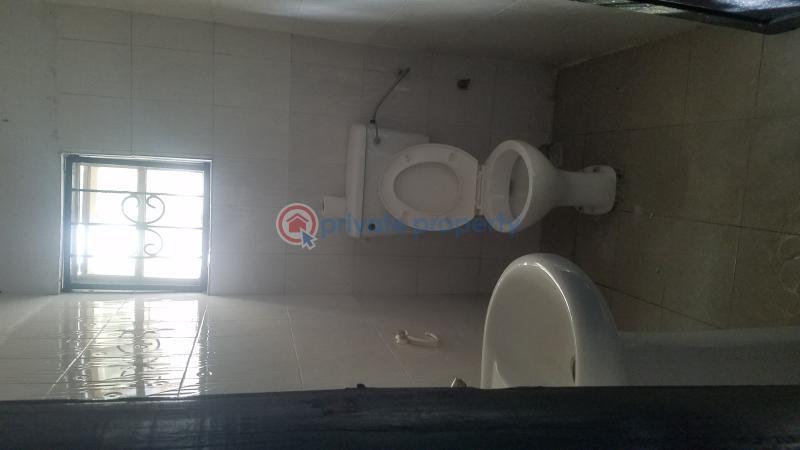 1 bedroom Mini Flat For Rent Around Phase 1 Bus Stop Close To The Road Lekki Phase 1 Lagos - 4