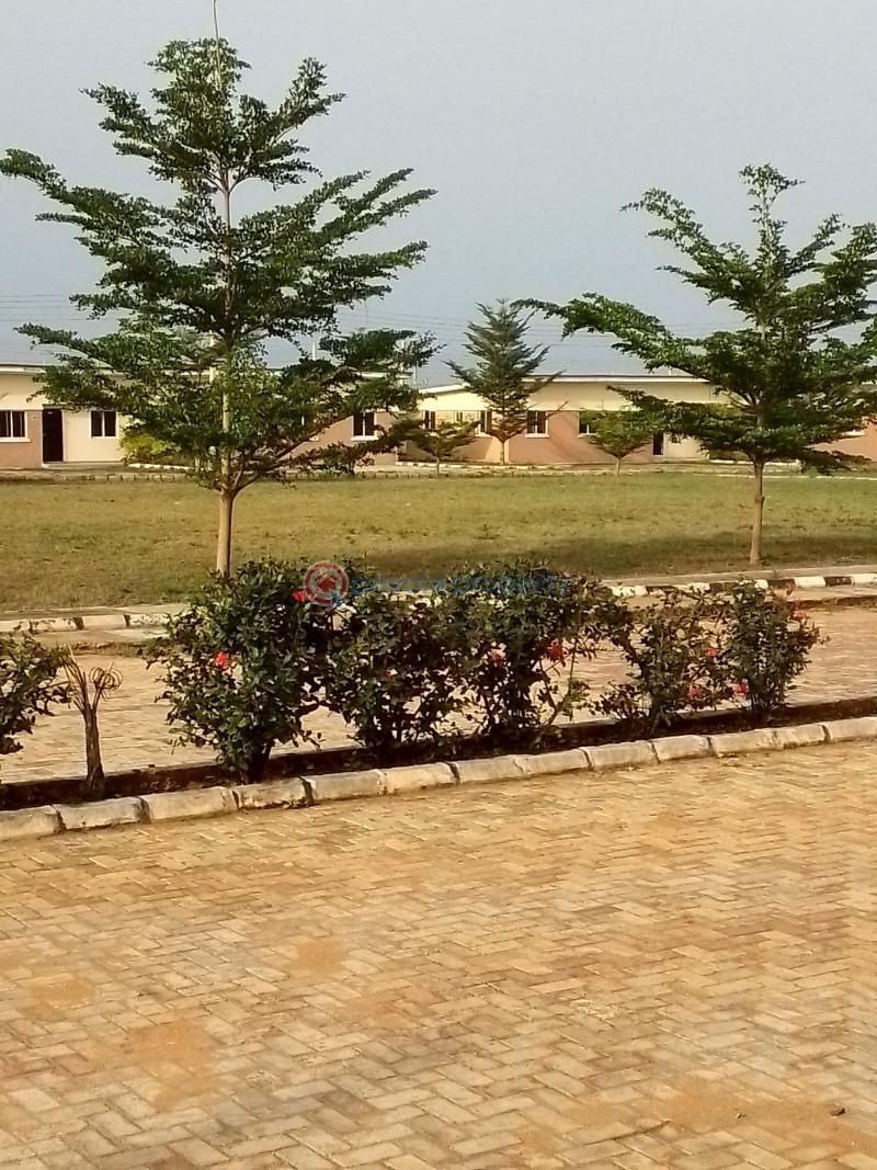 3 bedroom Flat & Apartment For Sale Family Home Estate, Issele Azagba, 5mins Drive To The Asaba International Airport Asaba Delta - 3