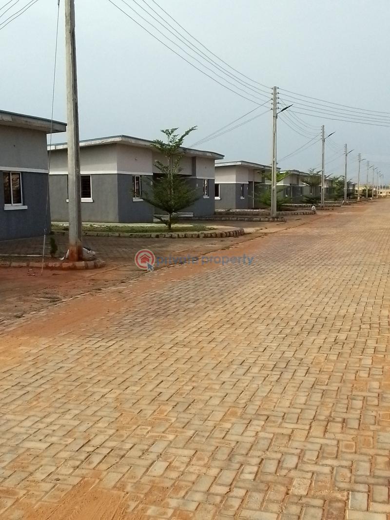 3 bedroom Flat & Apartment For Sale Family Home Estate, Issele Azagba, 5mins Drive To The Asaba International Airport Asaba Delta - 1