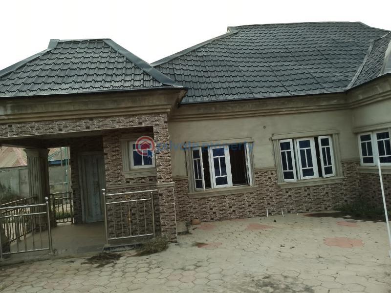 4 bedroom Detached Bungalow For Sale Ifeoluwa Community Idi Ope Junction Along Liberty Academy Road Off Akala Express. Akala Express Ibadan Oyo - 0