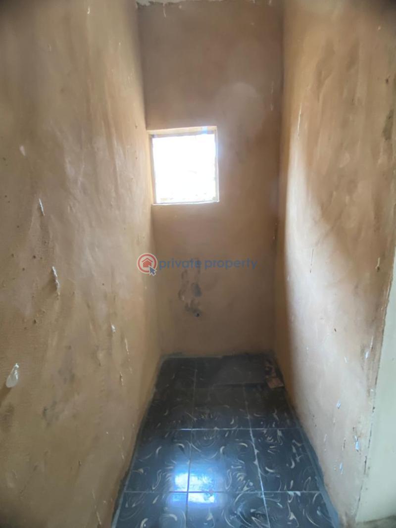 1 bedroom Flat & Apartment For Rent Bajulaiye Shomolu Lagos - 4