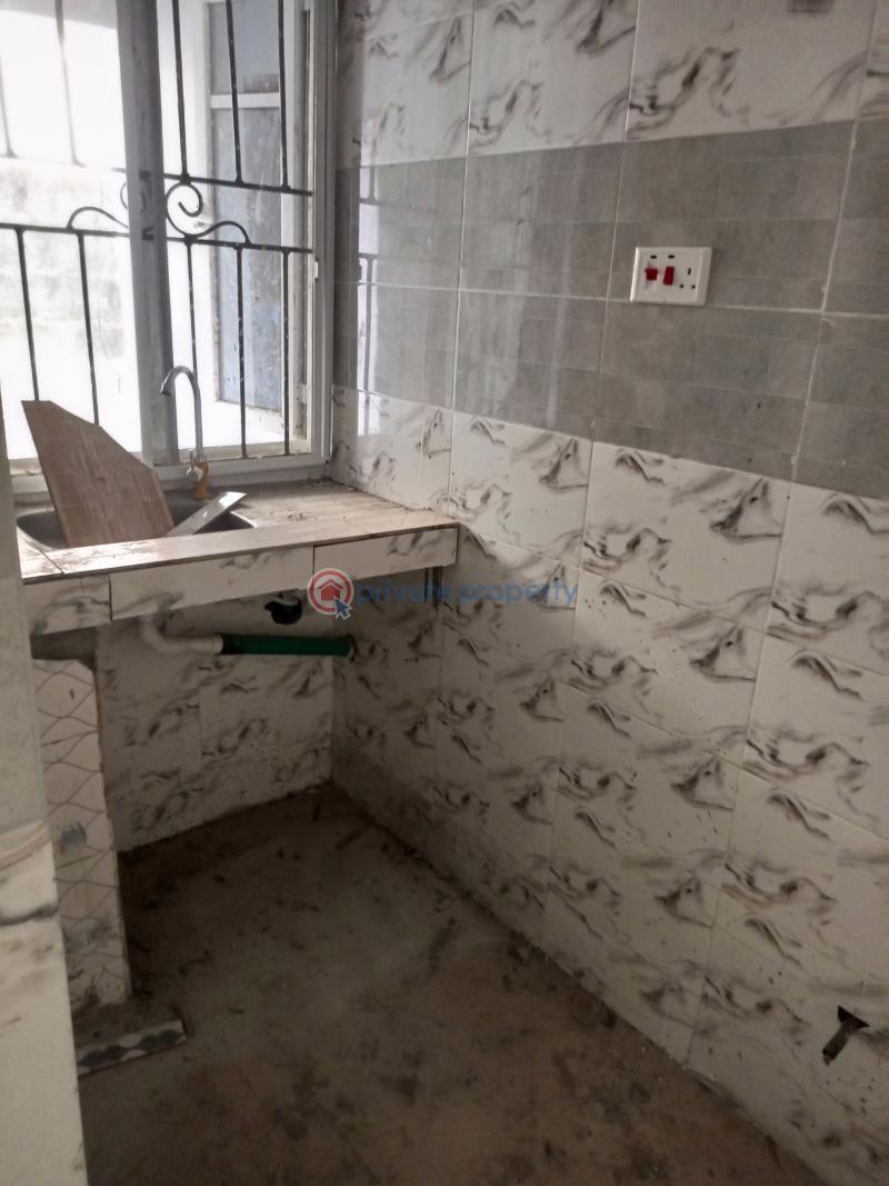 1 bedroom Flat & Apartment For Rent Transformer Close To Fasheun Bridge Ago Isolo Lagos - 5