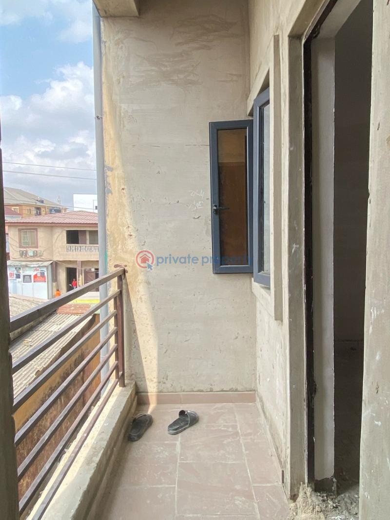 1 bedroom Flat & Apartment For Rent Onipan Shomolu Lagos - 9