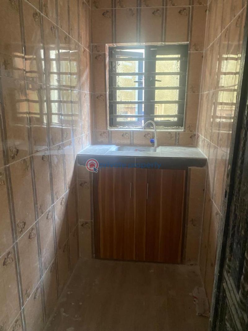 1 bedroom Mini Flat For Rent Adekunle Ebute Metta Yaba Lagos - 5