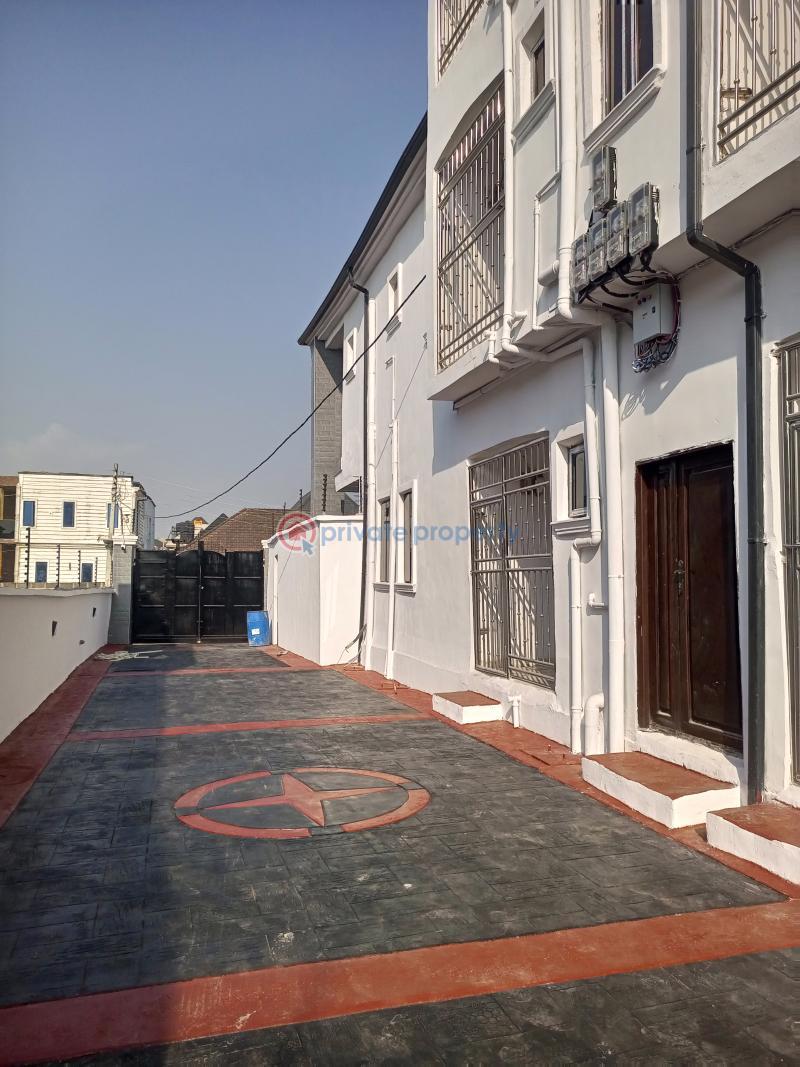1 bedroom Flat & Apartment For Rent Divine Avenue Bucknor Estate Isolo Lagos - 8