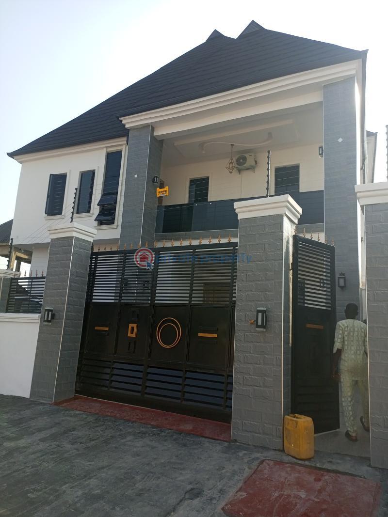 1 bedroom Flat & Apartment For Rent Divine Avenue Bucknor Estate Isolo Lagos - 5