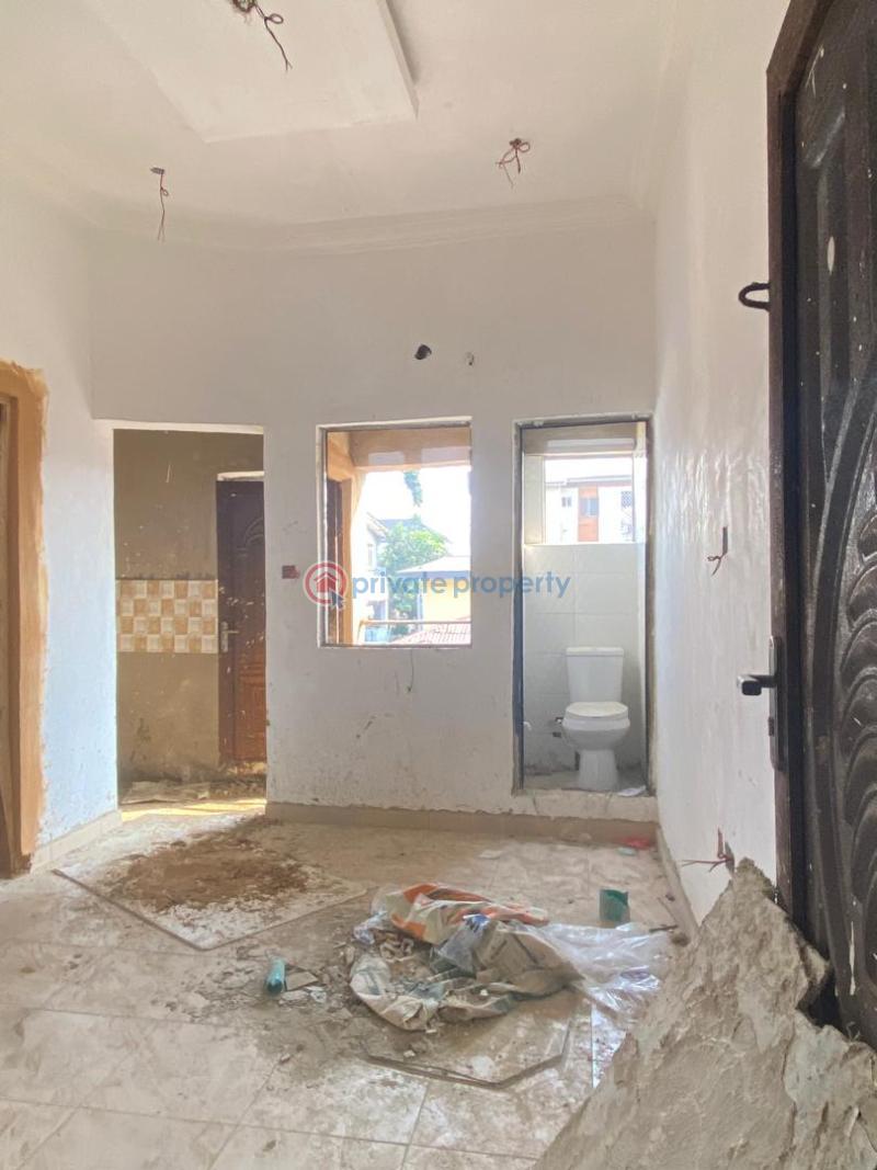 1 bedroom Flat & Apartment For Rent Folagoro Fola Agoro Yaba Lagos - 0