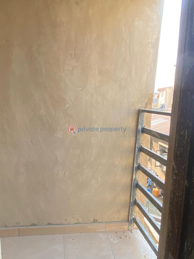 1 bedroom Flat & Apartment For Rent Folagoro Fola Agoro Yaba Lagos - 12