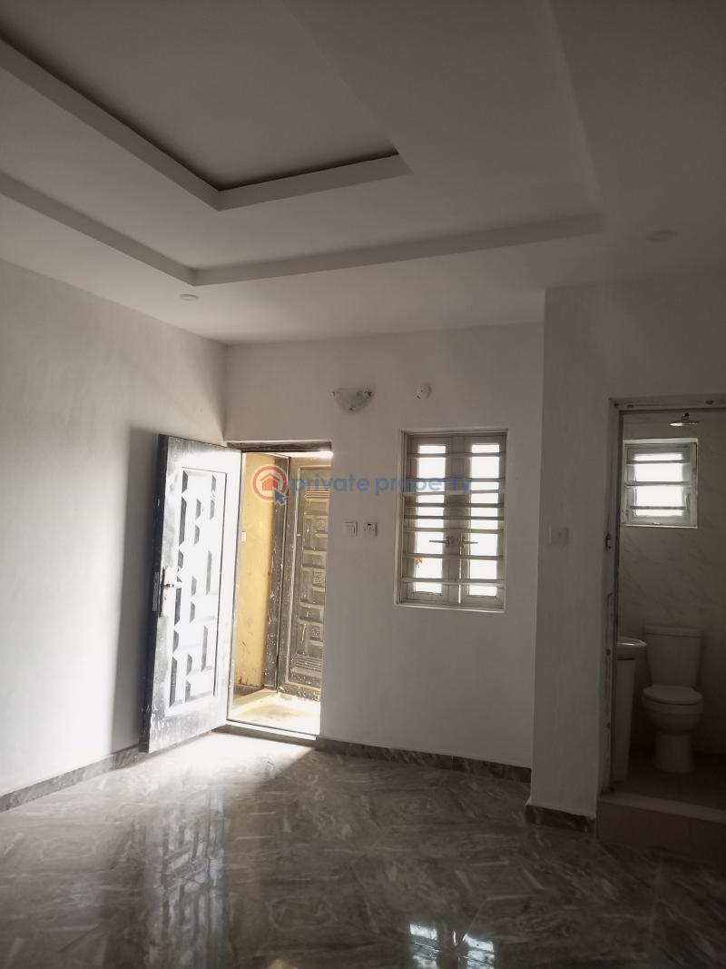 1 bedroom Flat & Apartment For Rent Canoe Axis Oke-afa Isolo Lagos - 0