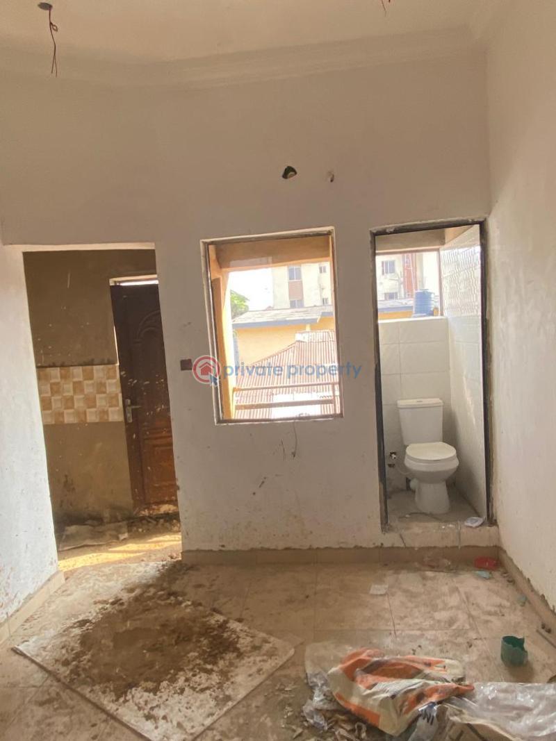 1 bedroom Flat & Apartment For Rent Folagoro Fola Agoro Yaba Lagos - 2