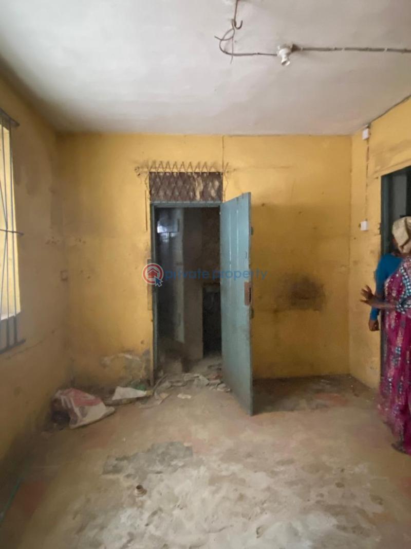 1 bedroom Mini Flat For Rent Ladi Lak Bariga Shomolu Lagos - 10
