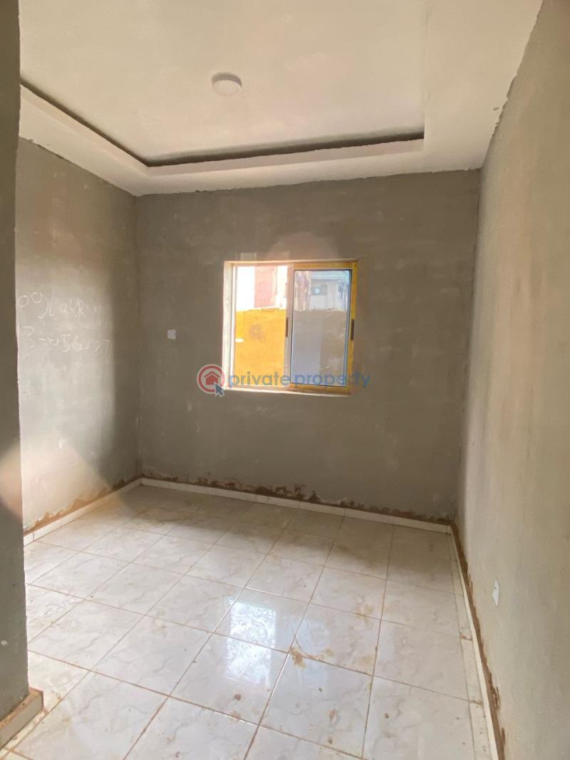 1 bedroom Flat & Apartment For Rent Bajulaiye Shomolu Lagos - 11