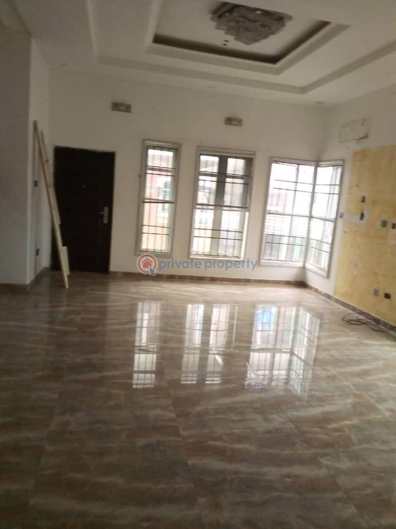 Flat & Apartment For Rent Off Onitire Road, Surulere Lagos - 13