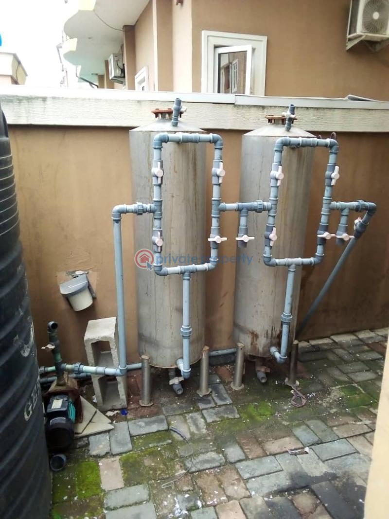 Flat & Apartment For Rent Off Onitire Road, Surulere Lagos - 12