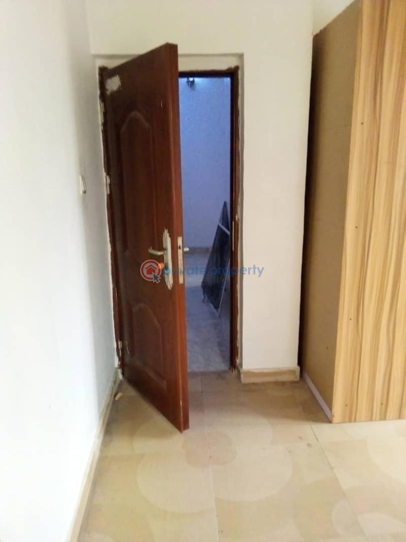 Flat & Apartment For Rent Off Onitire Road, Surulere Lagos - 14