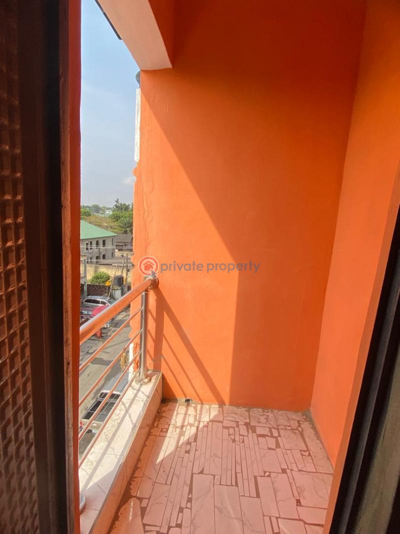 1 bedroom Flat & Apartment For Rent Onike Sabo Yaba Lagos - 0