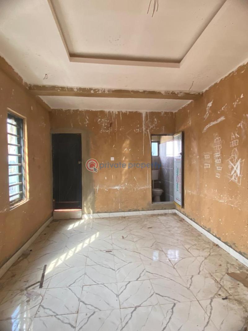 1 bedroom Flat & Apartment For Rent Onike Sabo Yaba Lagos - 2
