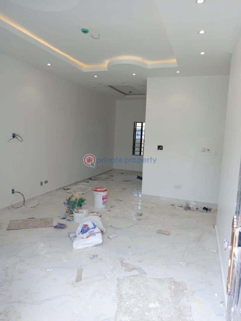 2 bedroom Flat & Apartment For Rent Soluyi Gbagada Lagos