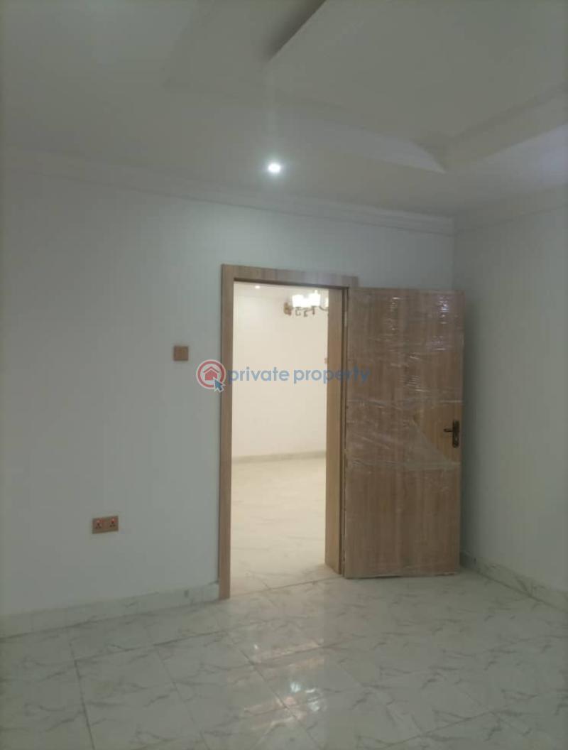 2 bedroom Block Of Flats For Rent Lister Bus Stop, Ring Road Ibadan Oyo - 1