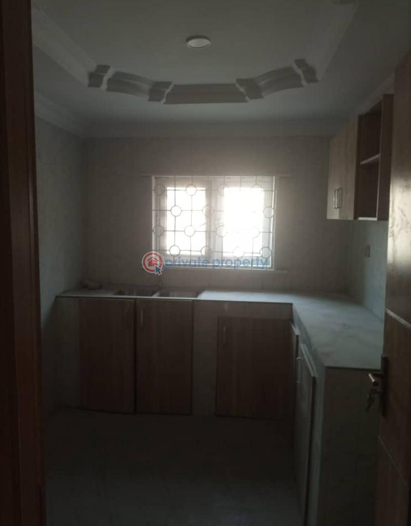 2 bedroom Block Of Flats For Rent Lister Bus Stop, Ring Road Ibadan Oyo - 4