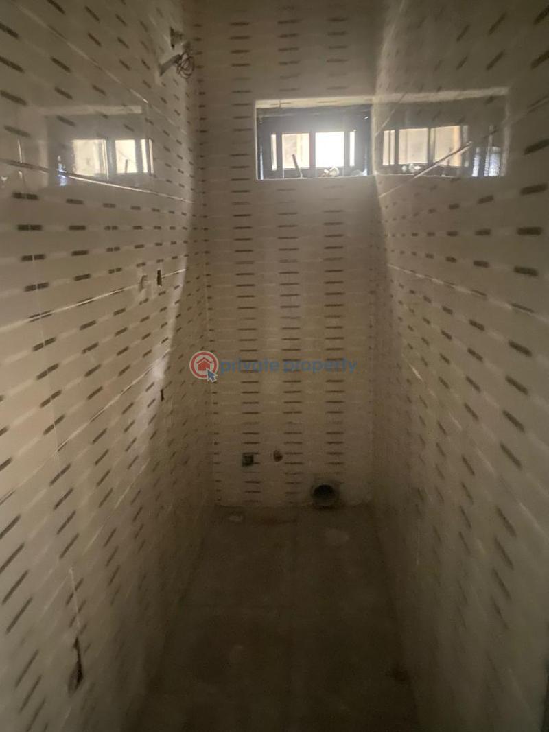 1 bedroom Self Contain For Sale Alagomeji Yaba Lagos - 6