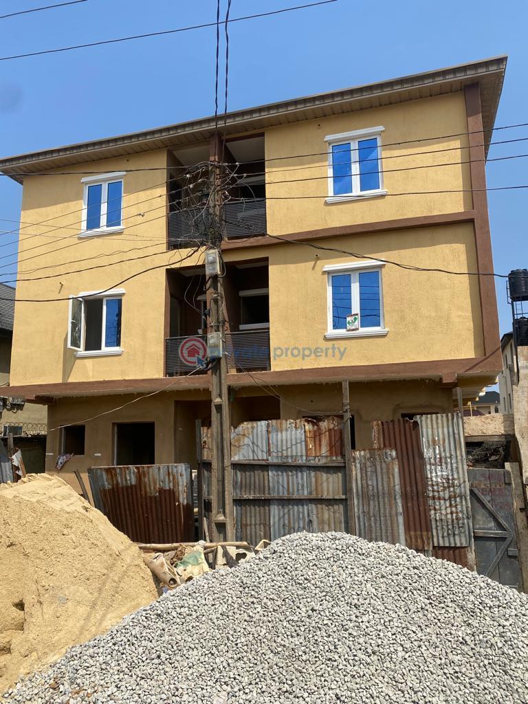 1 bedroom Self Contain For Rent Bajulaiye Shomolu Lagos - 2