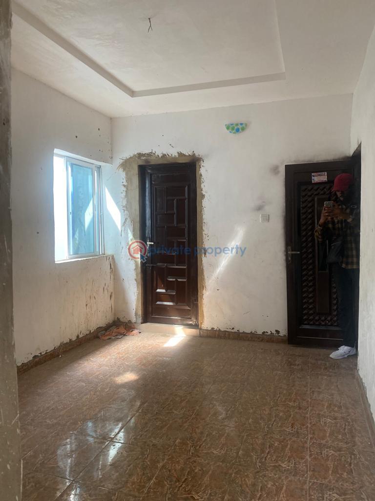 1 bedroom Self Contain For Rent Fadeyi Jibowu Yaba Lagos - 6