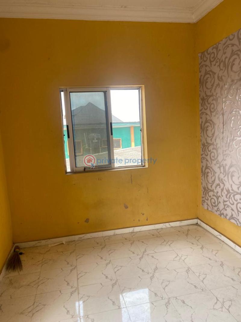 1 bedroom Self Contain For Rent Fola Agoro Yaba Lagos - 1