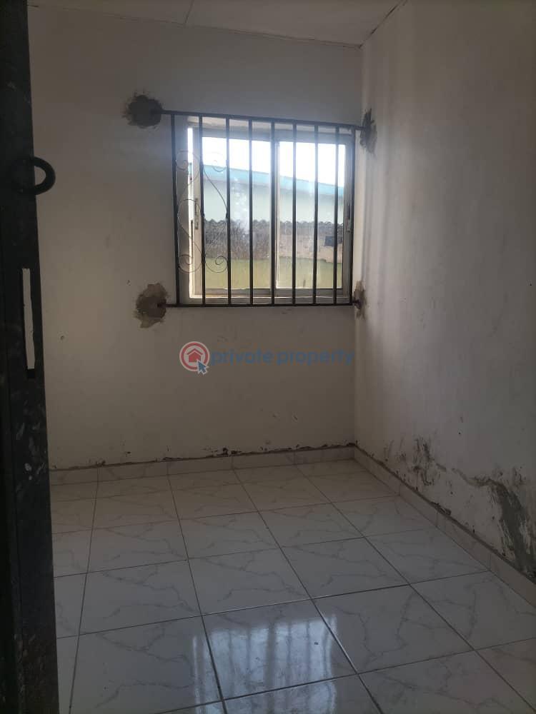 Self Contain For Rent Fola Agoro Yaba Lagos - 1