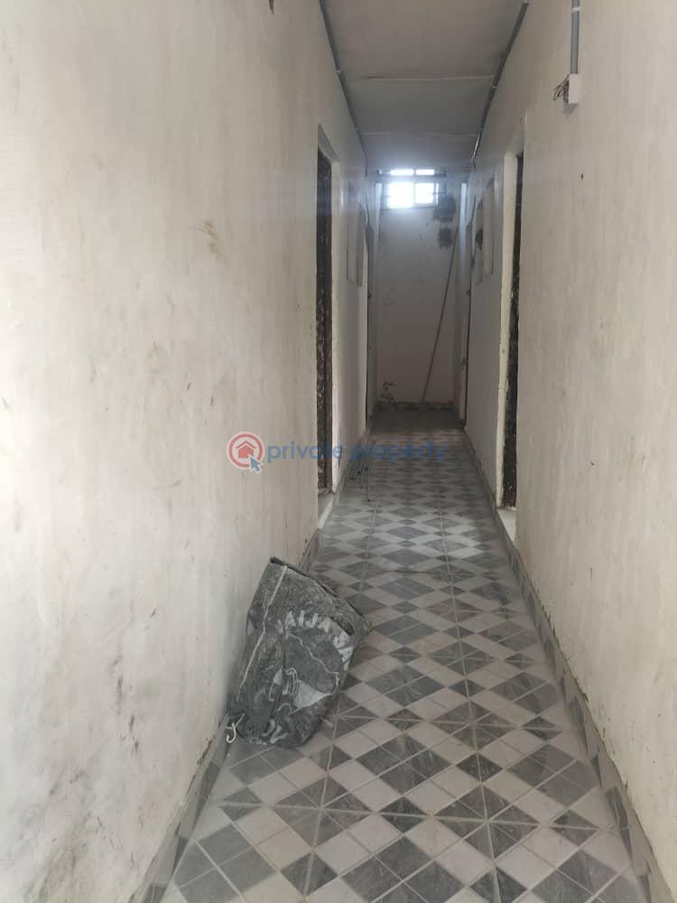Self Contain For Rent Fola Agoro Yaba Lagos - 2