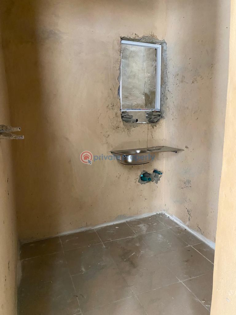 1 bedroom Self Contain For Rent Bajulaiye Shomolu Lagos - 3