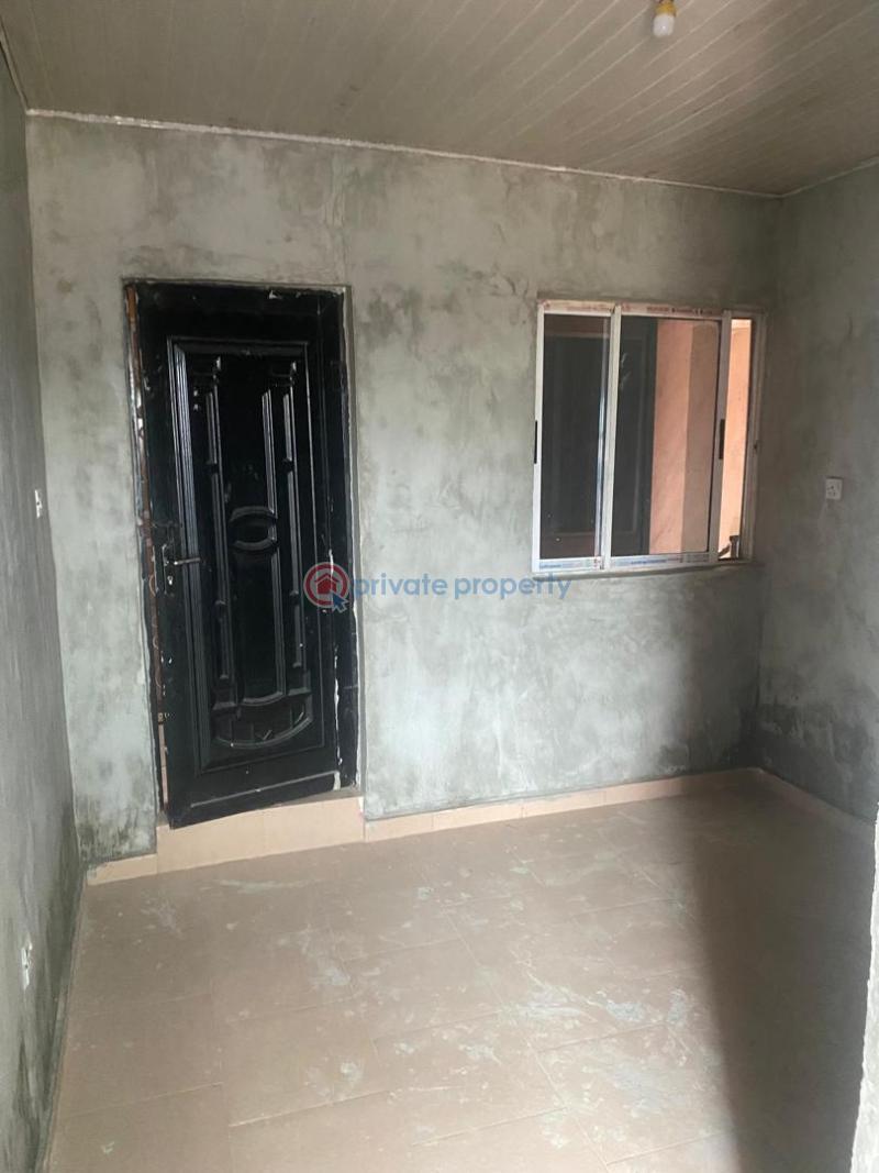 1 bedroom Self Contain For Rent Morocco Fola Agoro Yaba Lagos - 5