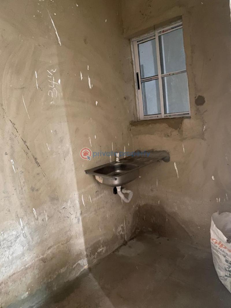 1 bedroom Self Contain For Rent Onipanu Shomolu Lagos - 1