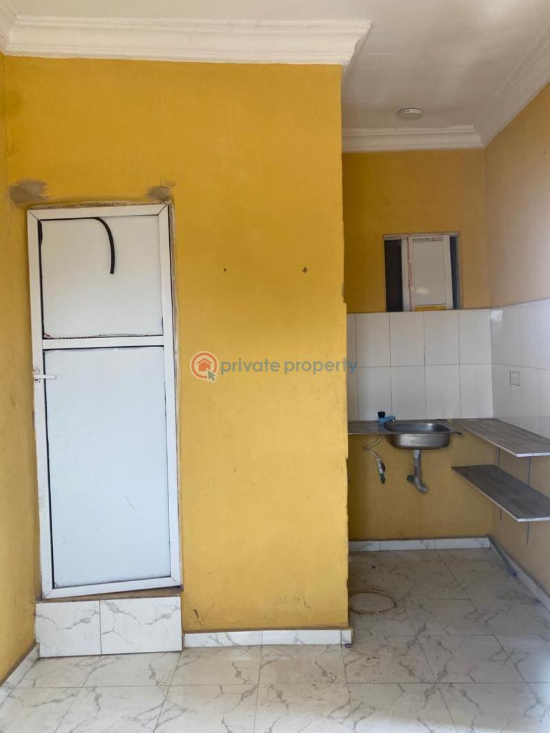 1 bedroom Self Contain For Rent Fola Agoro Yaba Lagos - 7