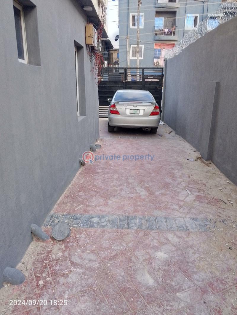 Self Contain For Rent Onike Yaba Lagos - 2