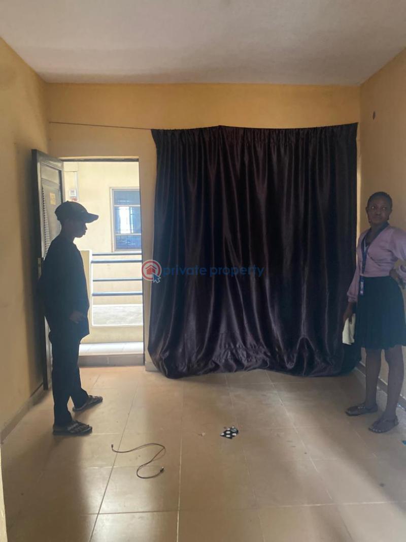 1 bedroom Self Contain For Rent Abule Oja Yaba Lagos - 7