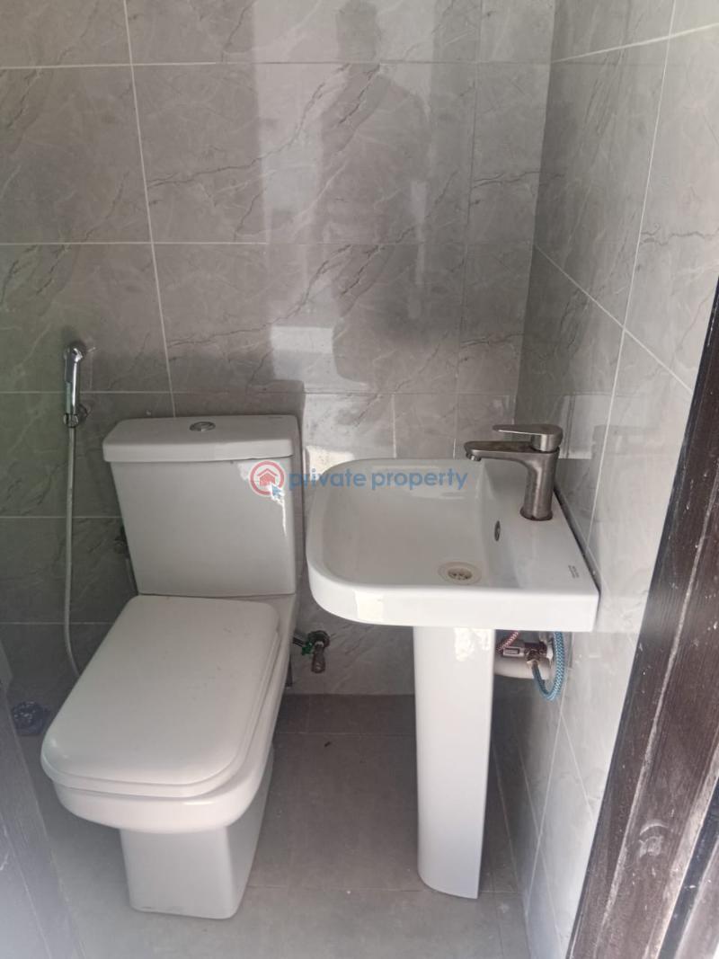 1 bedroom Self Contain For Rent Onike Yaba Lagos - 4