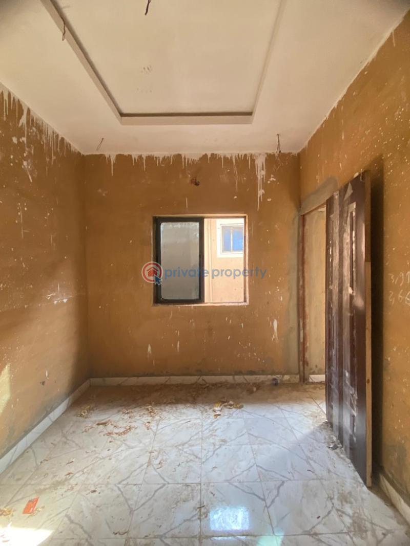 1 bedroom Self Contain For Rent Onike Sabo Yaba Lagos - 2