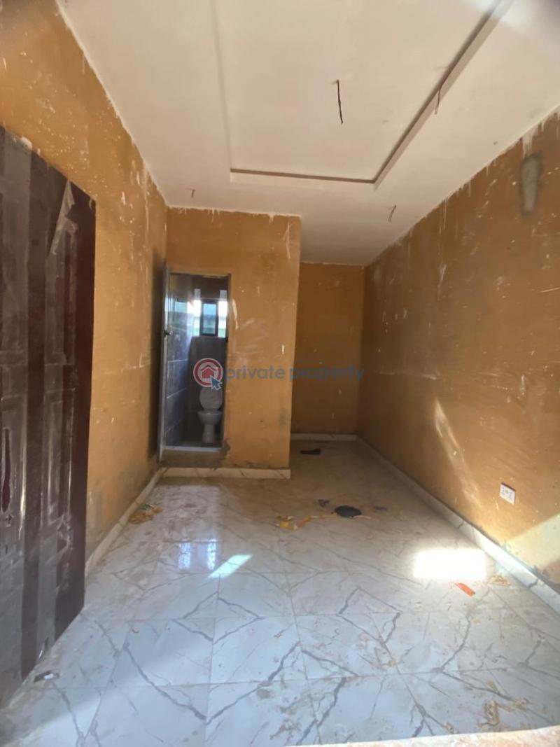 1 bedroom Self Contain For Rent Onike Sabo Yaba Lagos - 0