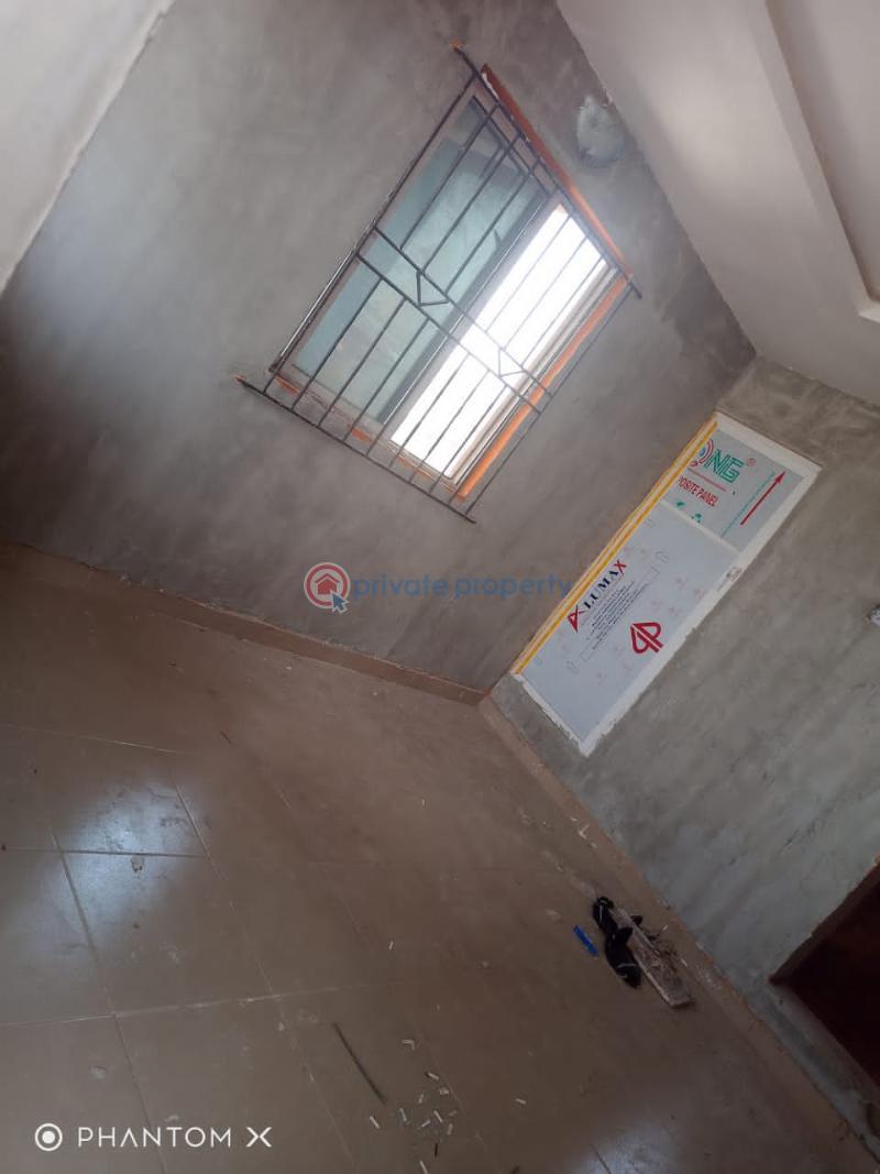 1 bedroom Self Contain For Rent Obanikoro Estate Ilupeju Lagos - 5