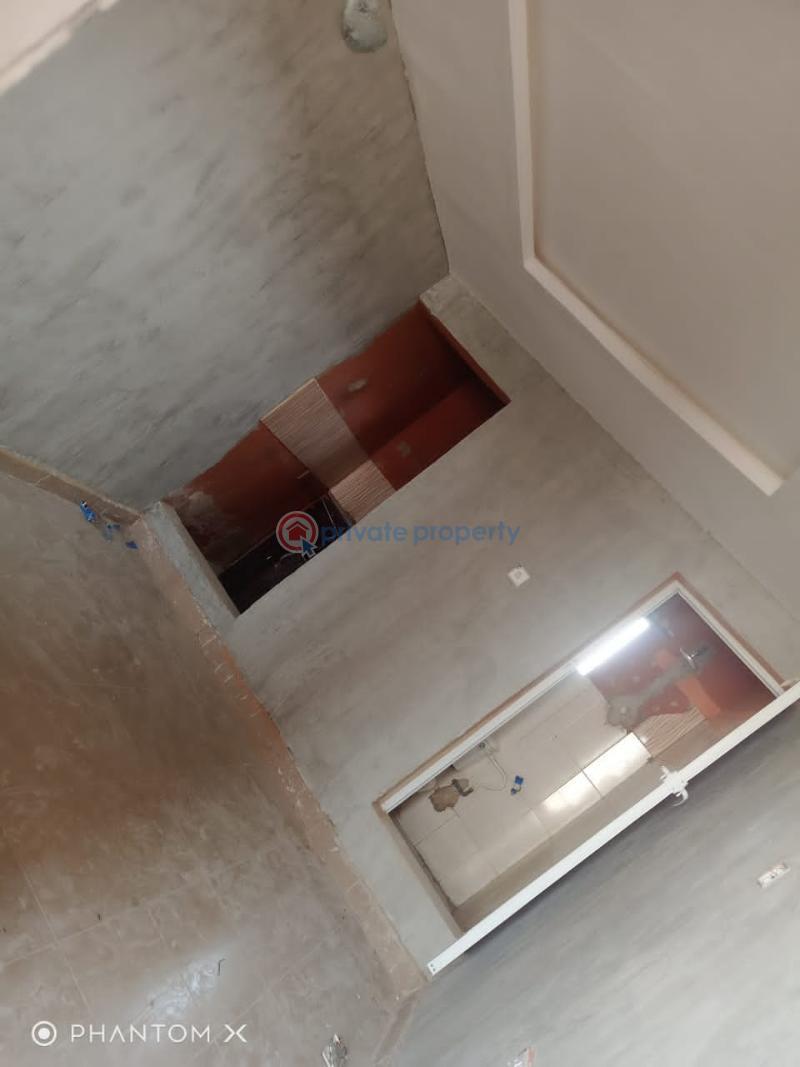 1 bedroom Self Contain For Rent Obanikoro Estate Ilupeju Lagos - 0