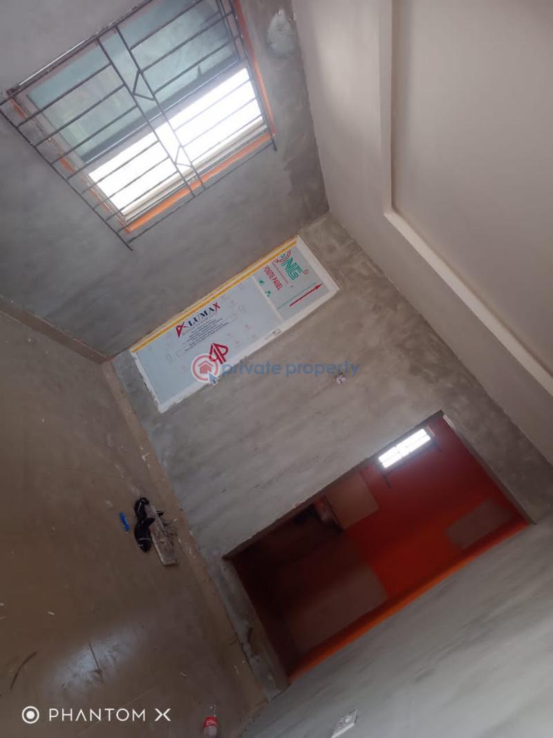 1 bedroom Self Contain For Rent Obanikoro Estate Ilupeju Lagos - 2