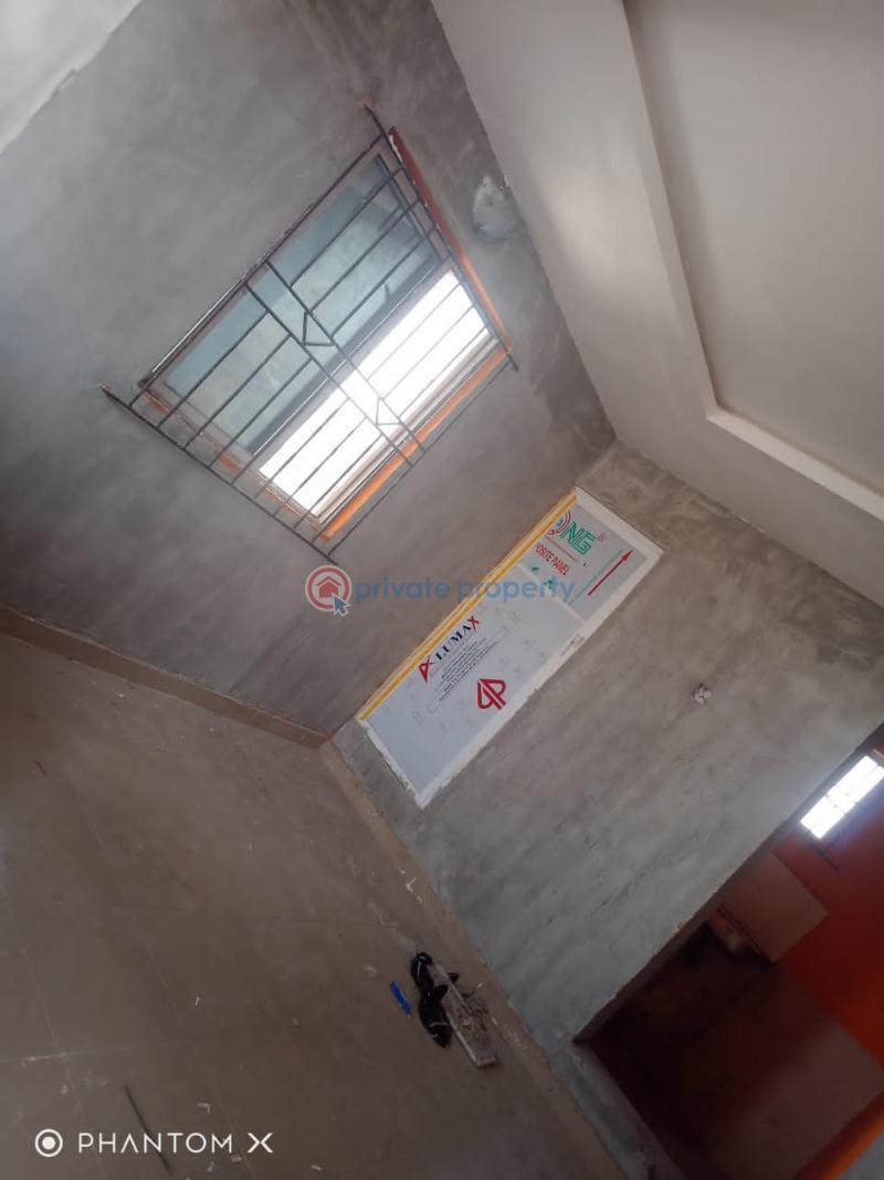 1 bedroom Self Contain For Rent Obanikoro Estate Ilupeju Lagos - 4