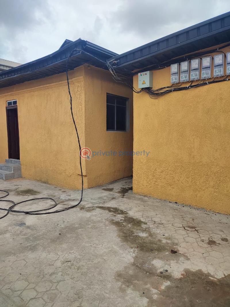 1 bedroom Self Contain For Rent Sabo/onike Sabo Yaba Lagos - 3