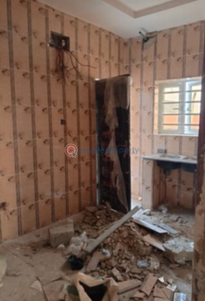 Self Contain For Rent Ondo Ebute Metta Yaba Lagos - 5