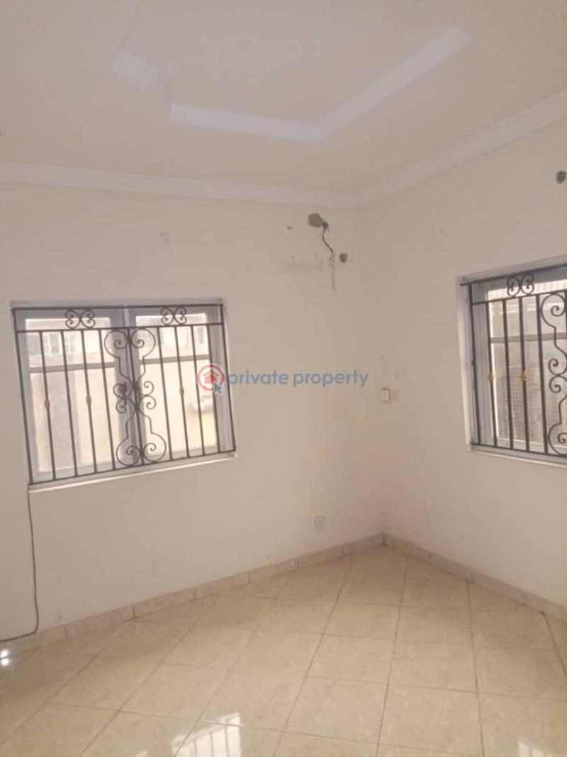 3 bedroom Flat & Apartment For Rent Alagomeji Yaba Lagos - 2