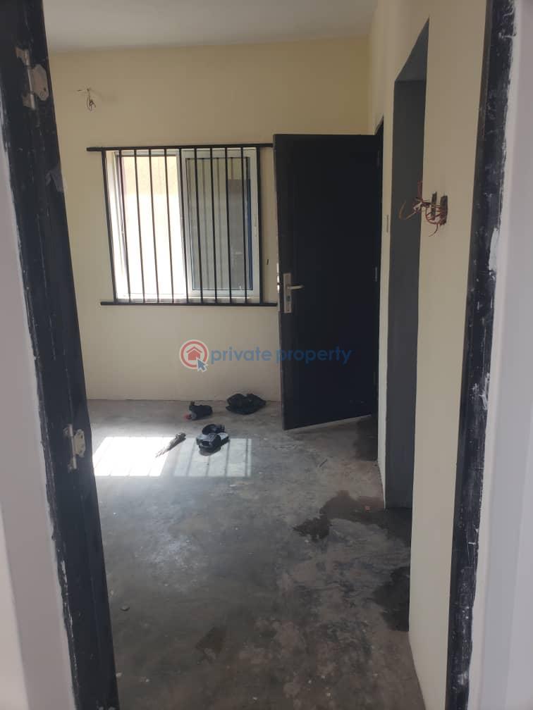 Standard 3 bedroom flat - 0 3 bedroom Flat & Apartment For Rent Santos Layout Akowonjo Alimosho Lagos - 0